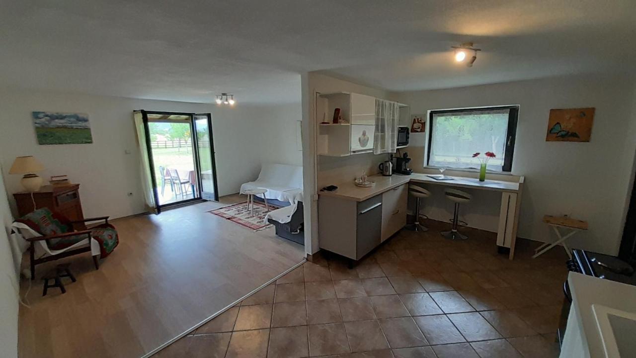 Villa La Prairie à Korenica Extérieur photo
